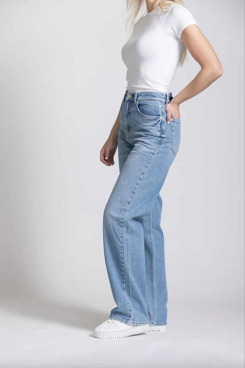 Vionne Z Jean/Daiva Wash