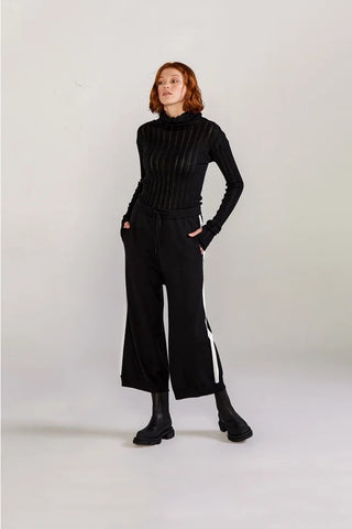 Article Sweater /Black