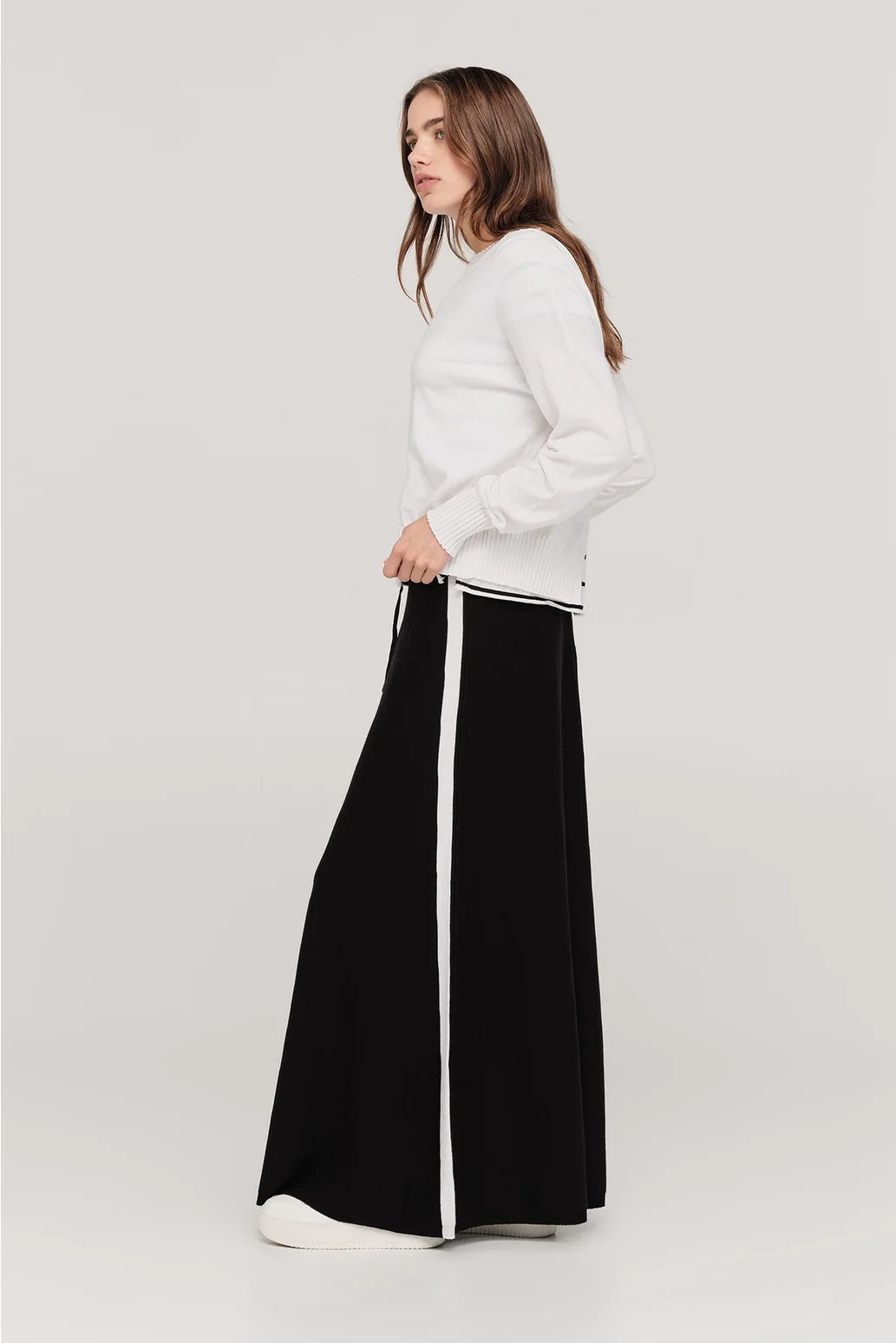 Complacent Skirt-Black/Ivory