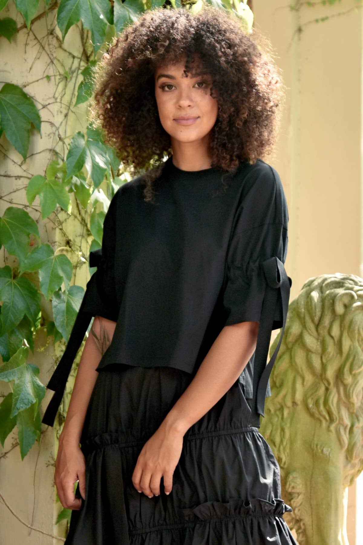 Tied up All Day Tee / Black