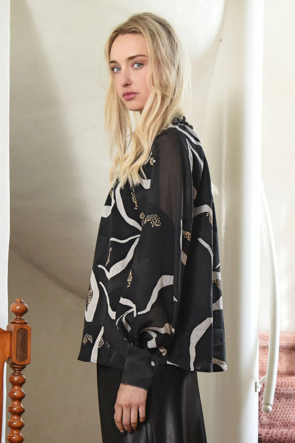 High Drama Blouse / Black