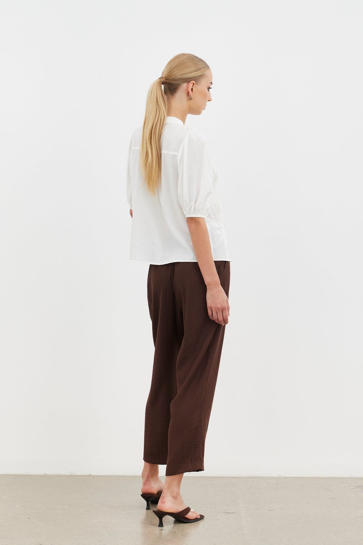 Serene Smocked Top / White