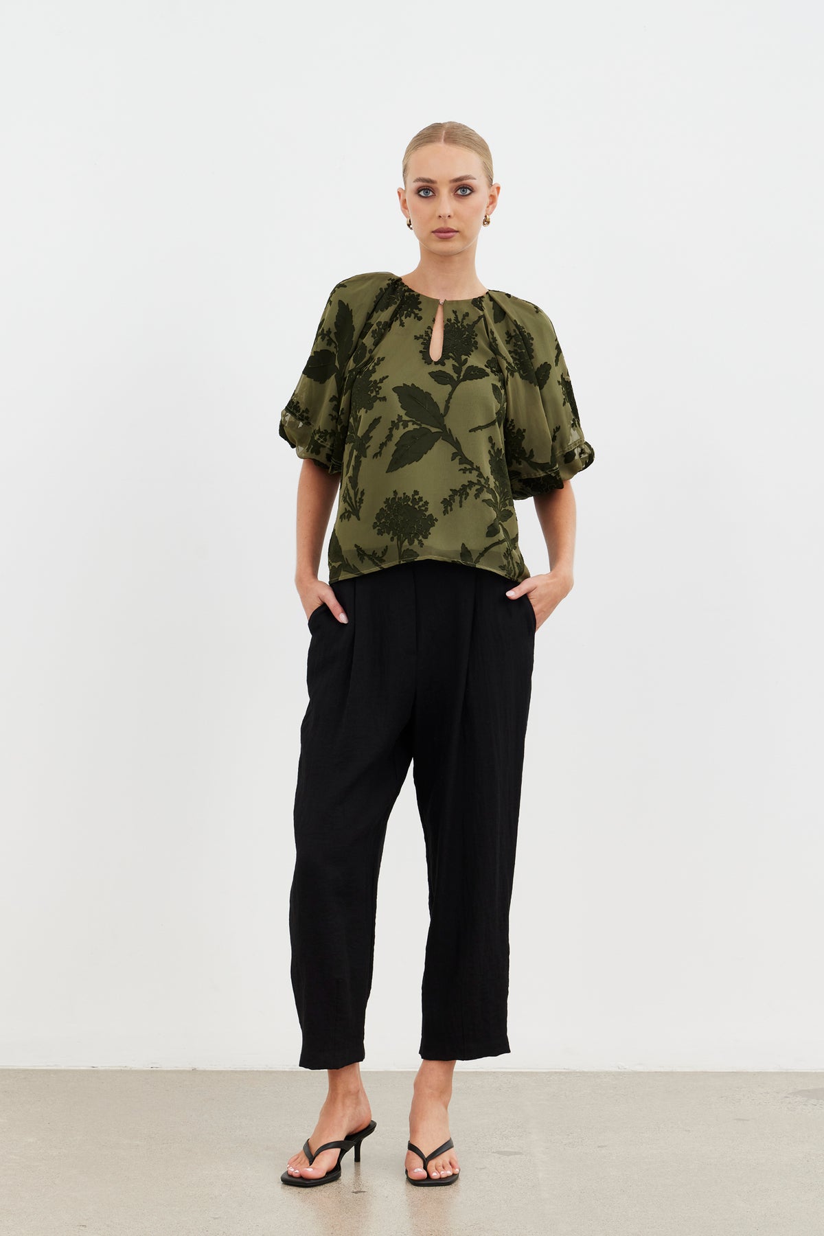 Aurora Puff Sleeve Top / Olive Blossom