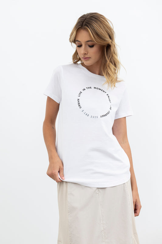 Living in Moment S/S Tee / White-Black Print