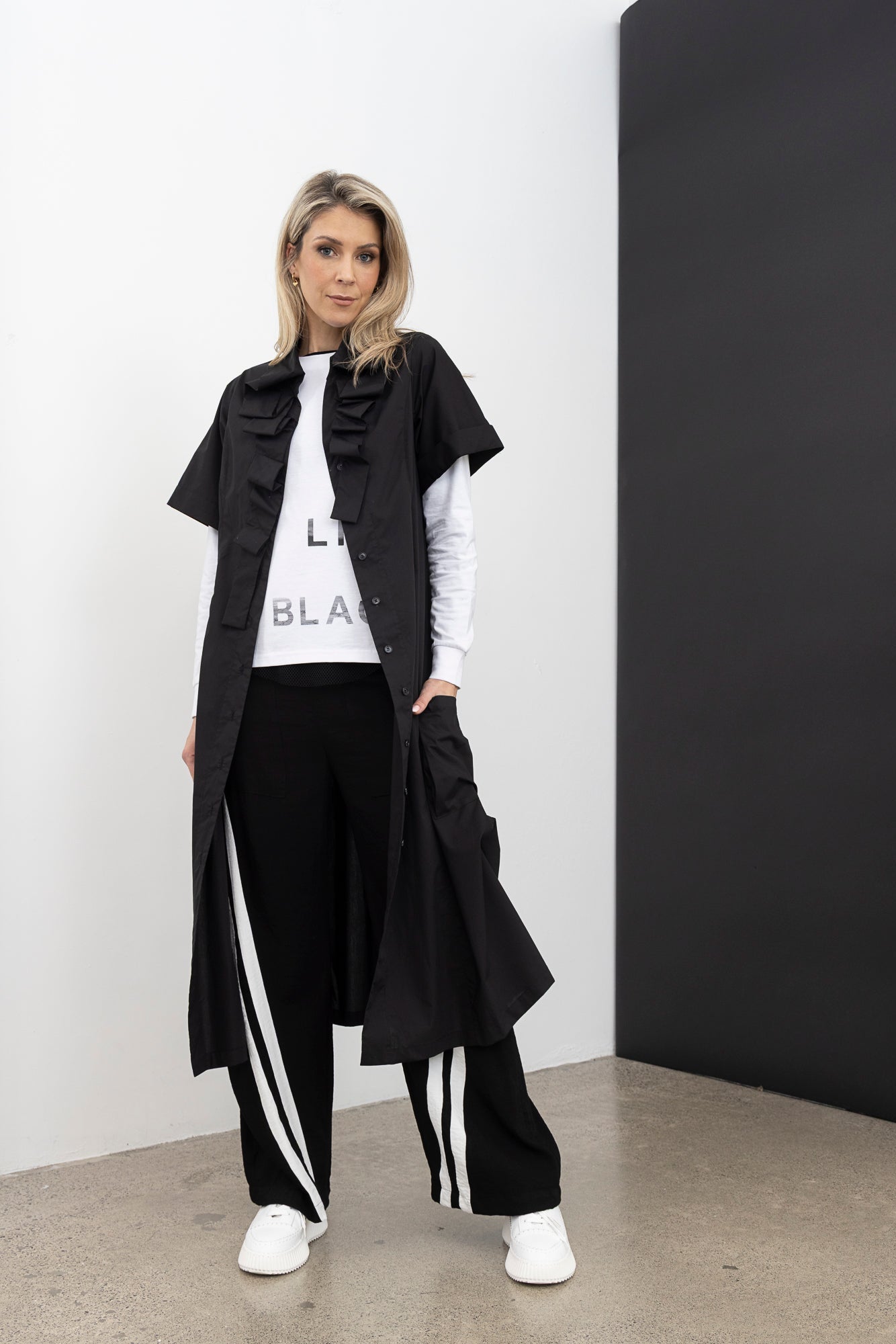 Live in Black Pant / Black