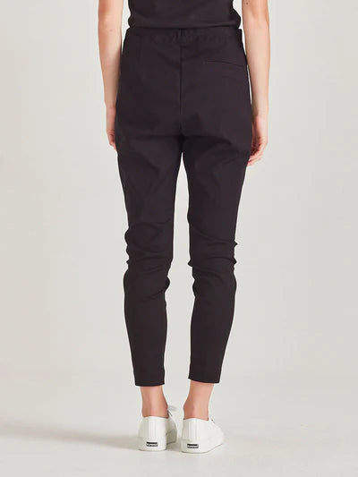 Emily Jogger/Black