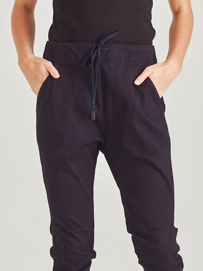 Emily Jogger/Black