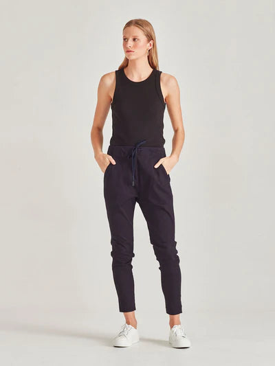 Emily Jogger/Black
