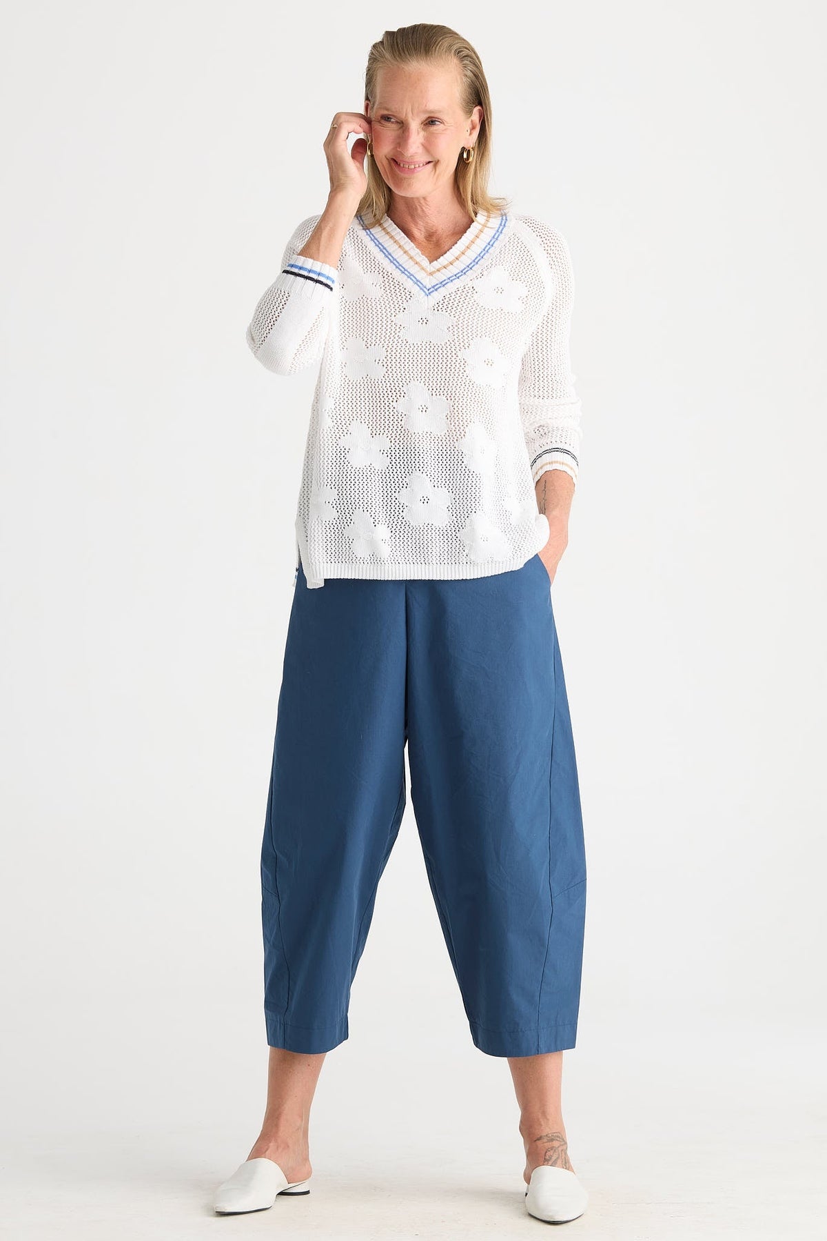 Floral Pointelle Vee / White