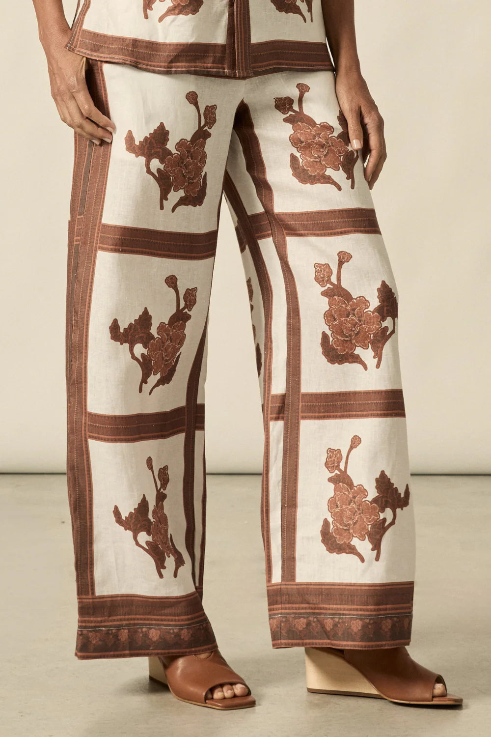 Gesture Pant / Coffee Collage