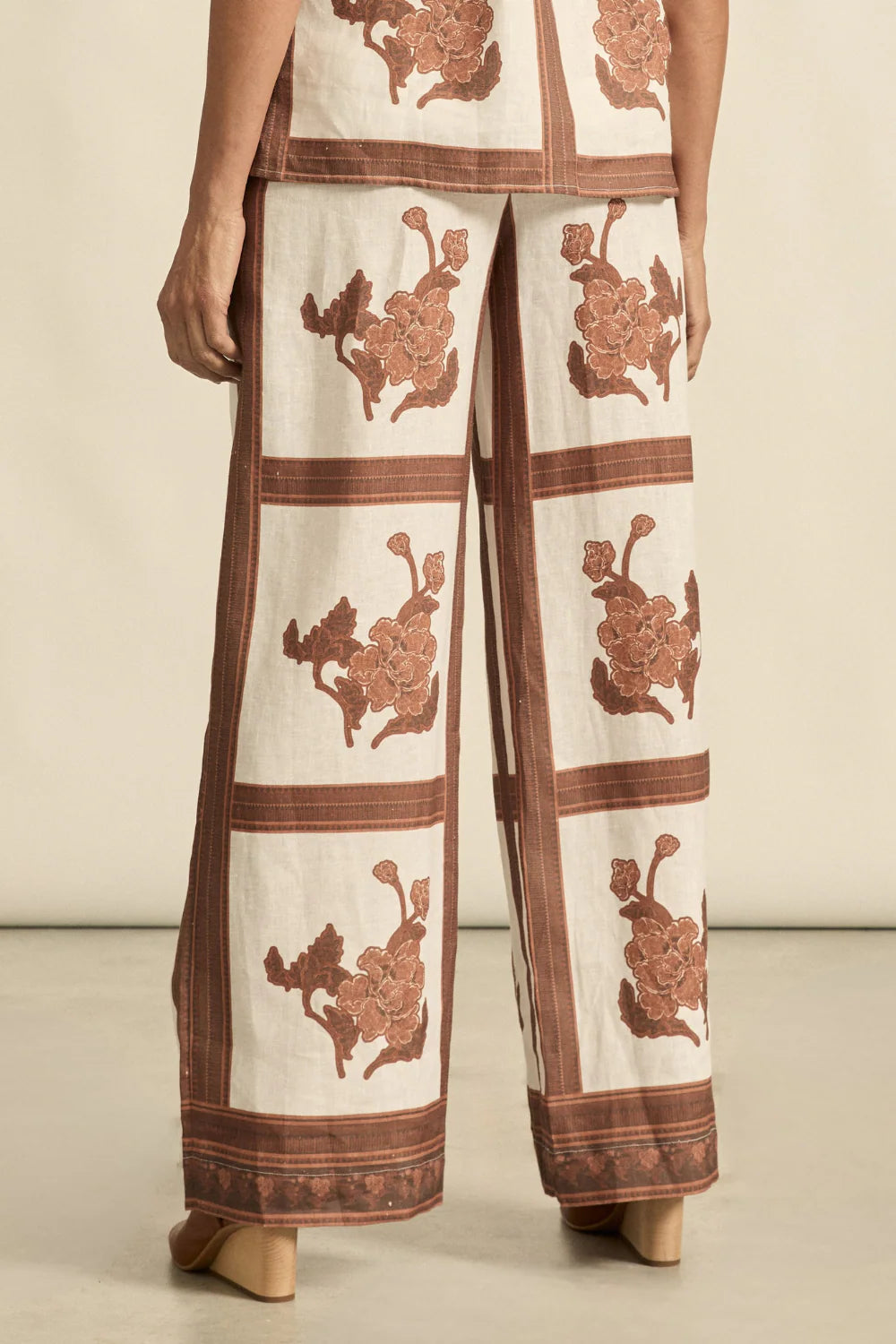 Gesture Pant / Coffee Collage