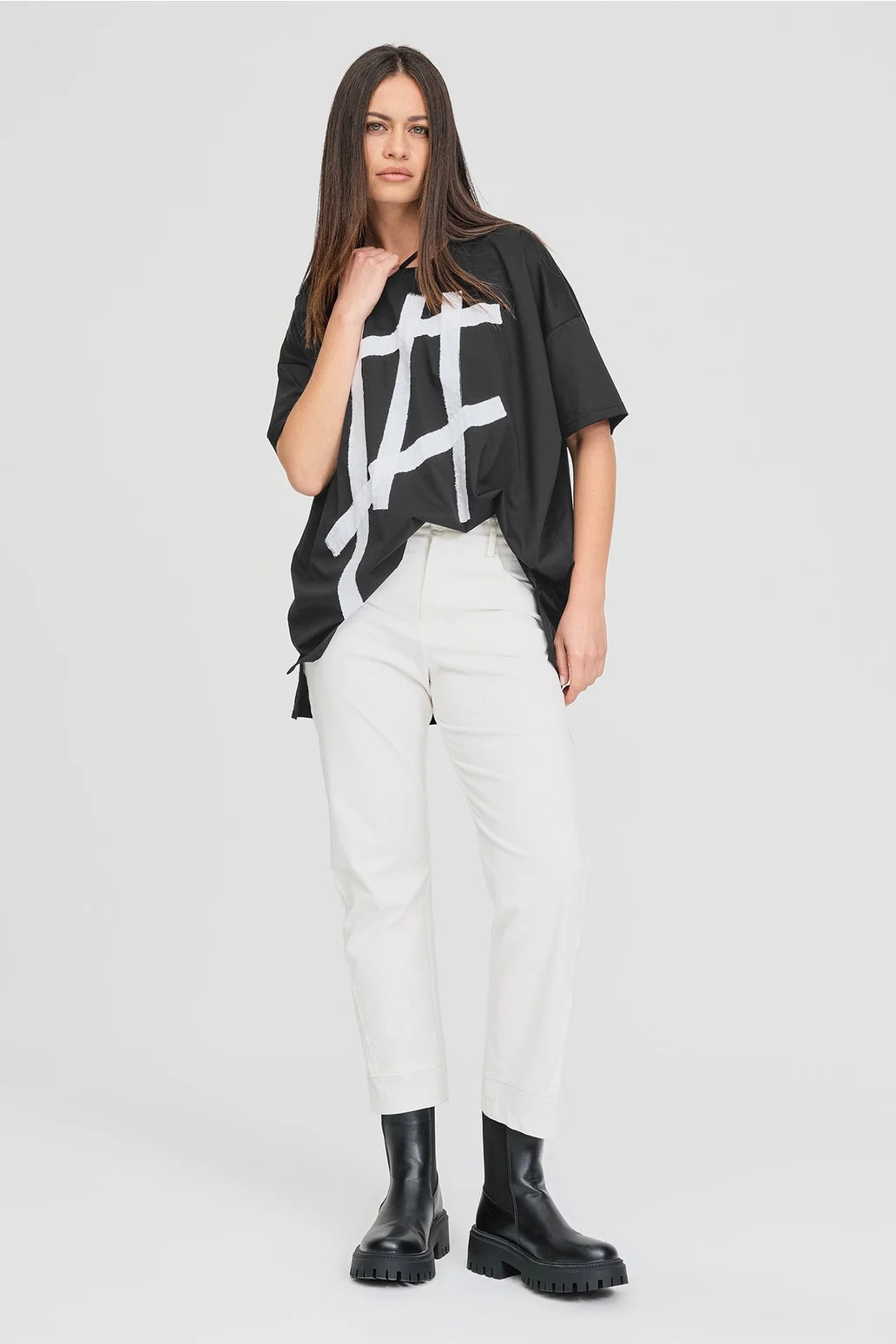 Between Module Tee / Black-Ivory