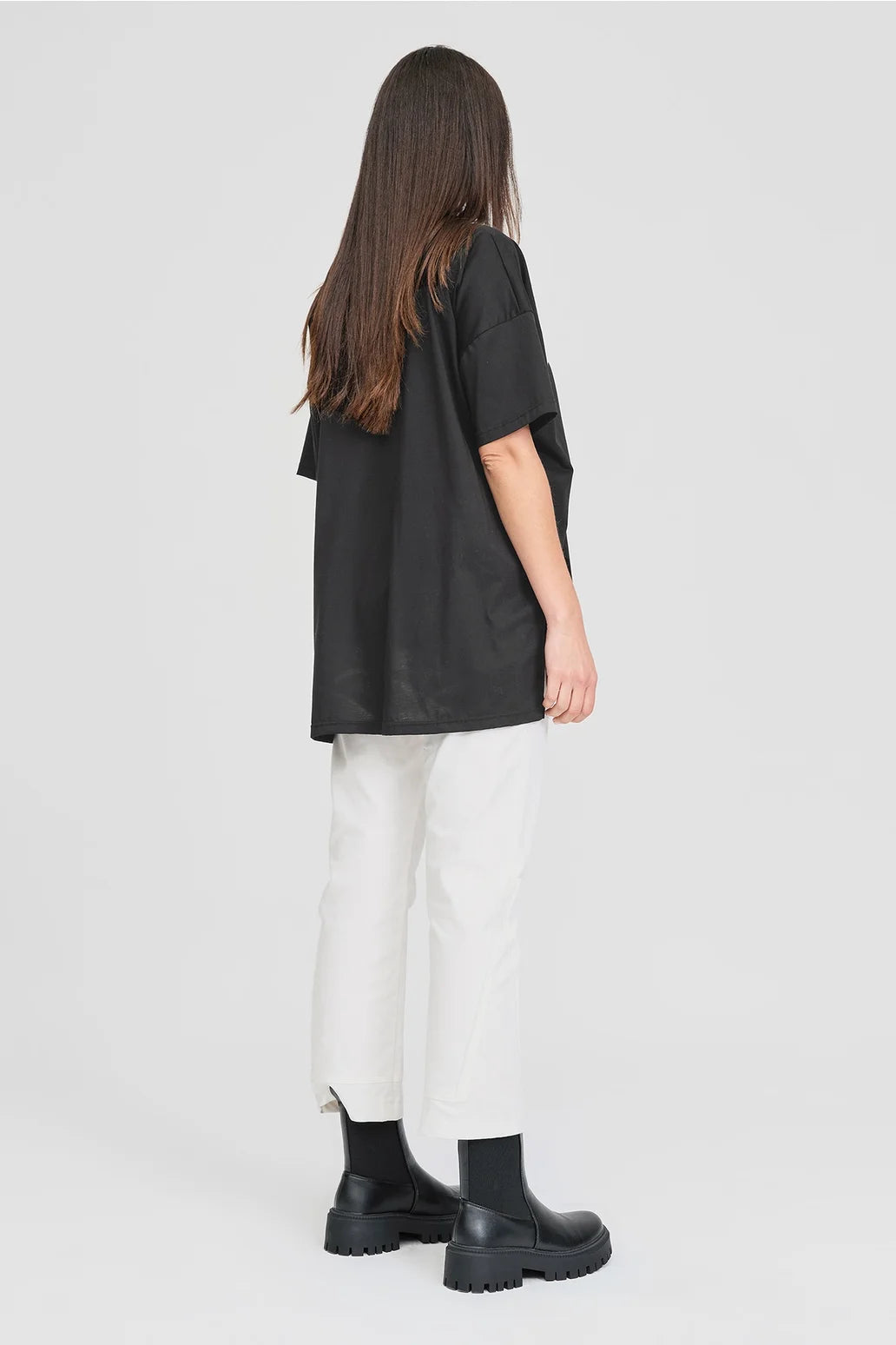 Between Module Tee / Black-Ivory