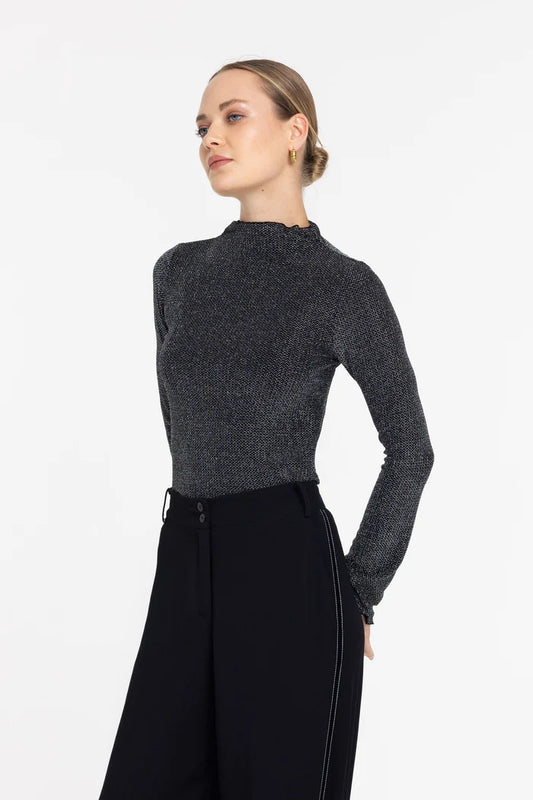 A Little Bit More Top / Black-Silver