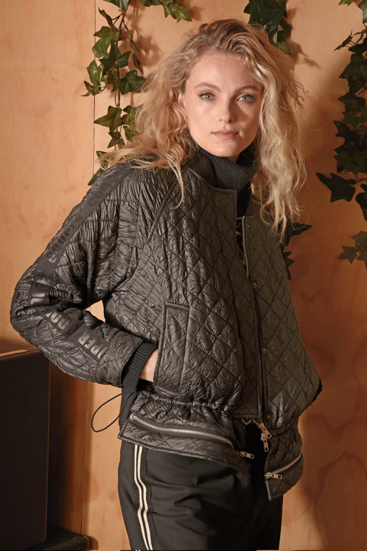 Zip it Off Jacket / Black