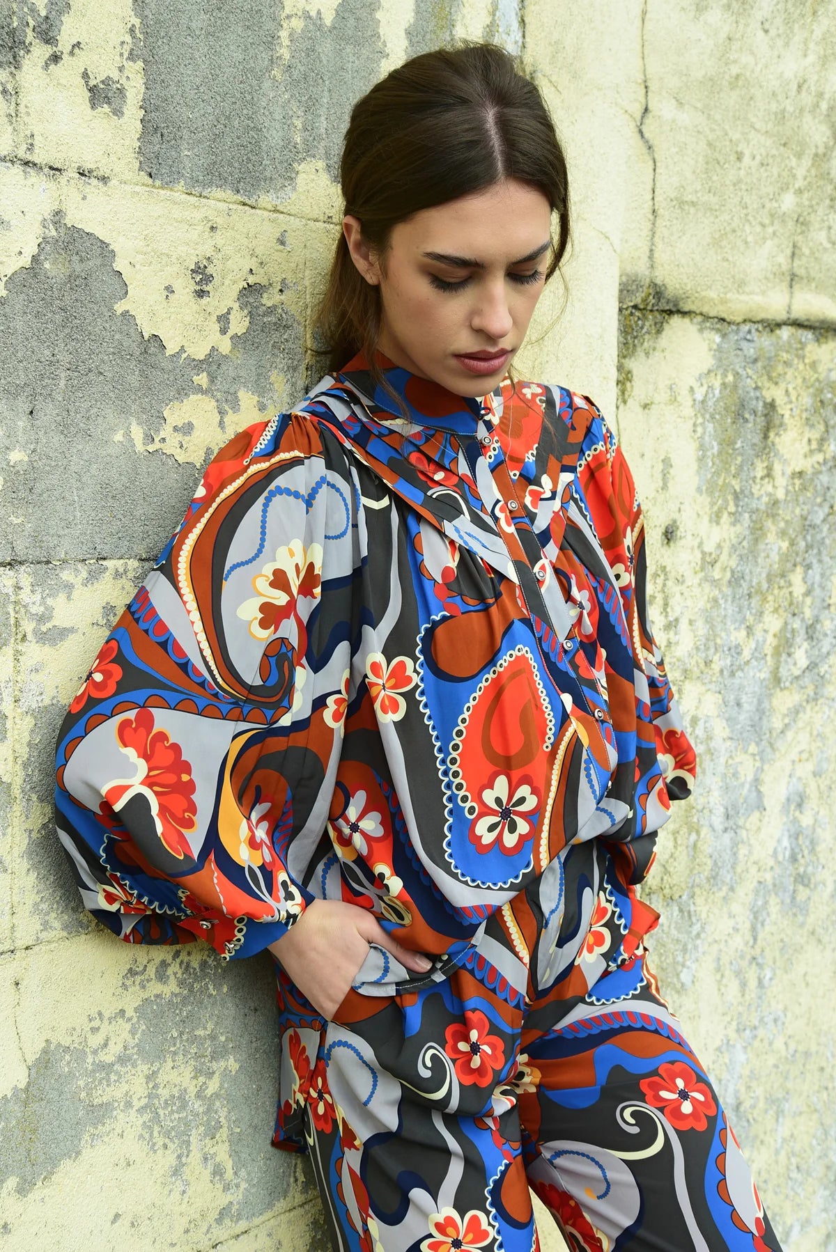 Got to Vee There Blouse / Red-Grey