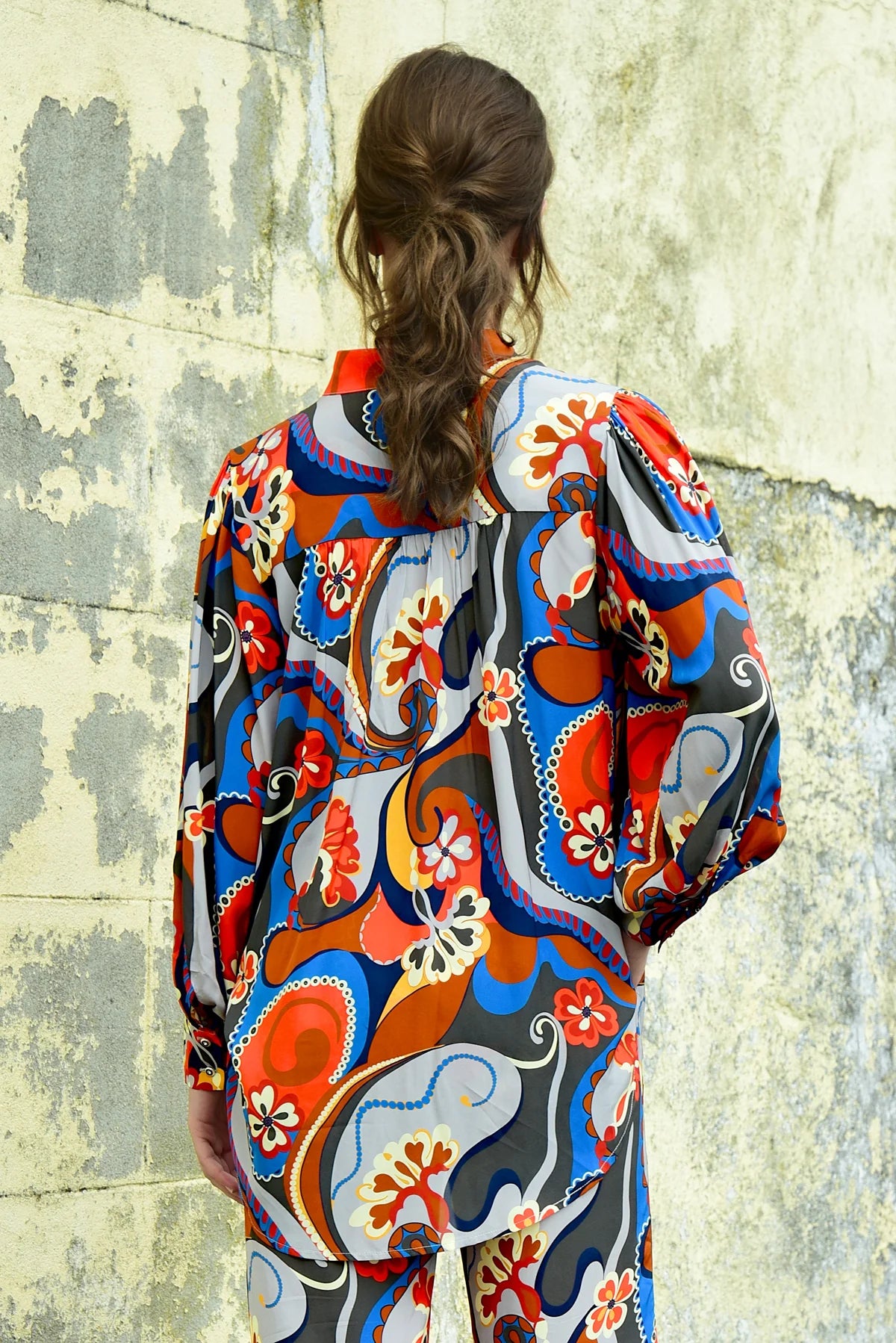 Got to Vee There Blouse / Red-Grey