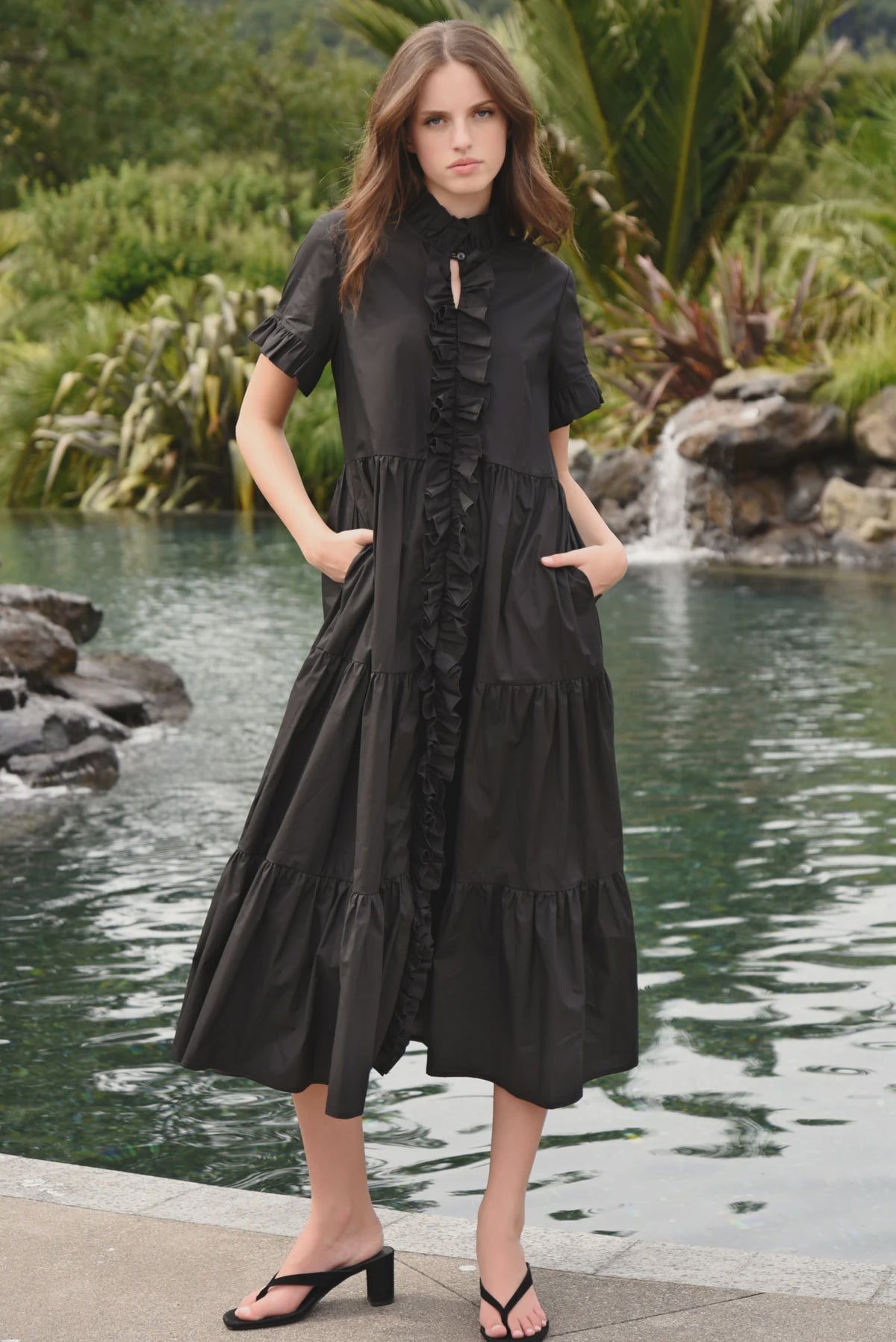 Frillaxed Dress / Black