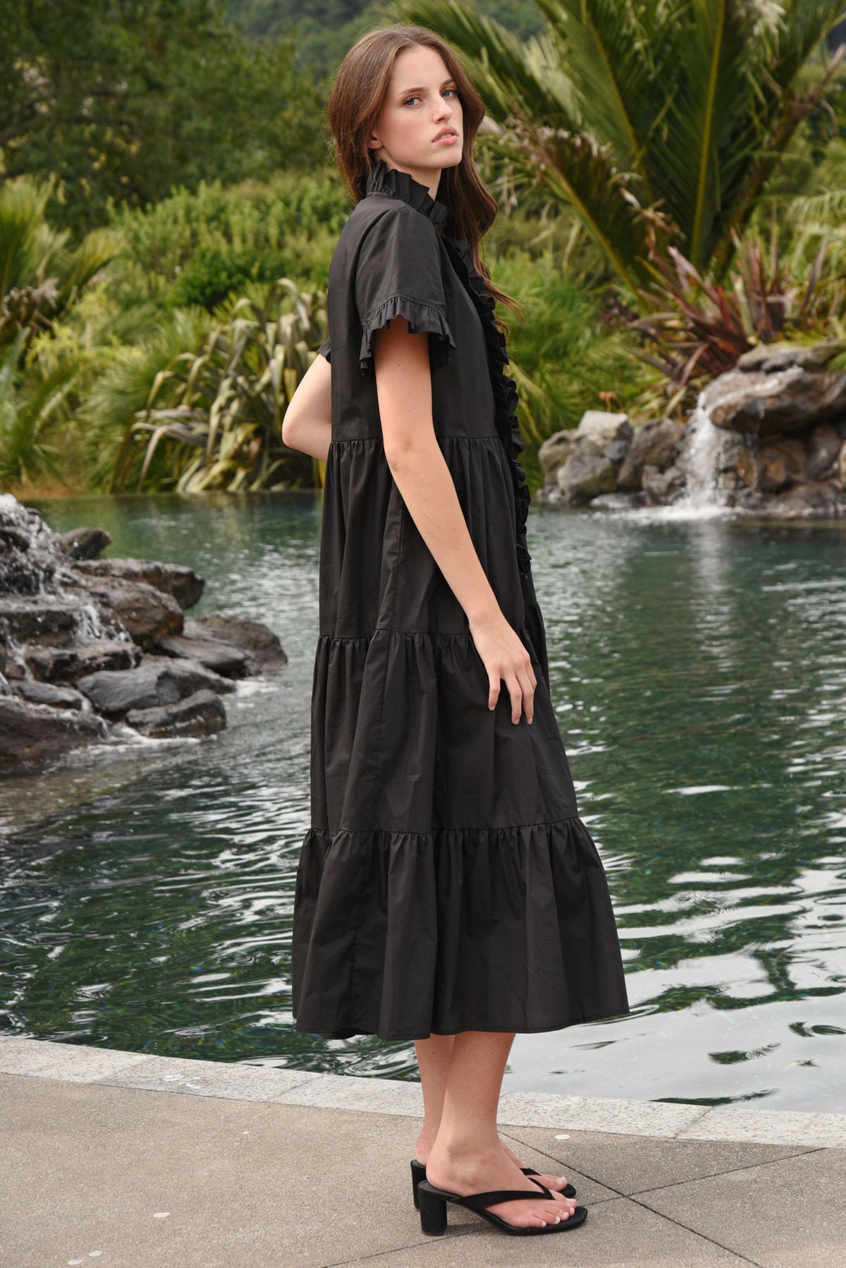 Frillaxed Dress / Black