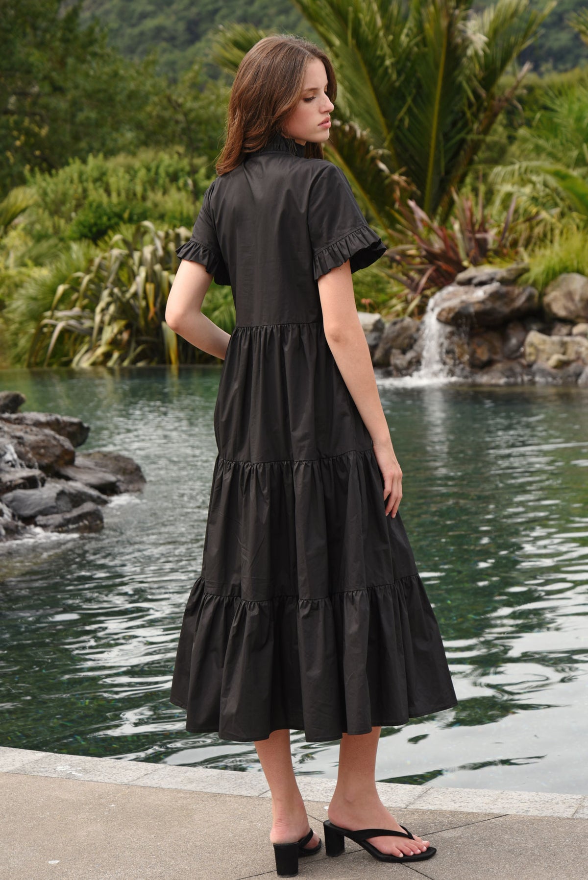 Frillaxed Dress / Black