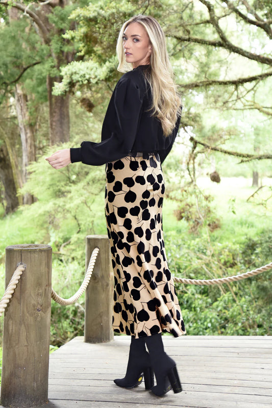 Bias the Way Skirt / Tan & Black