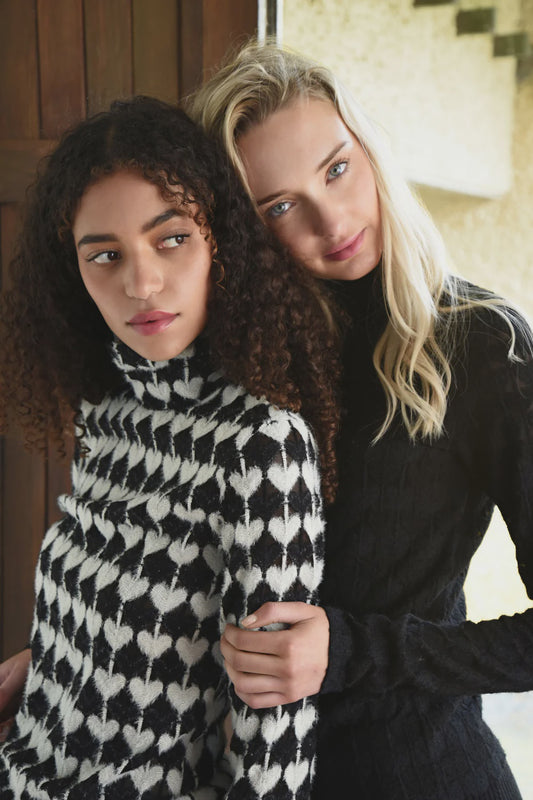 Heart Work Top / Black & Cream