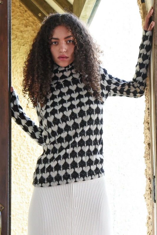 Heart Work Top / Black & Cream