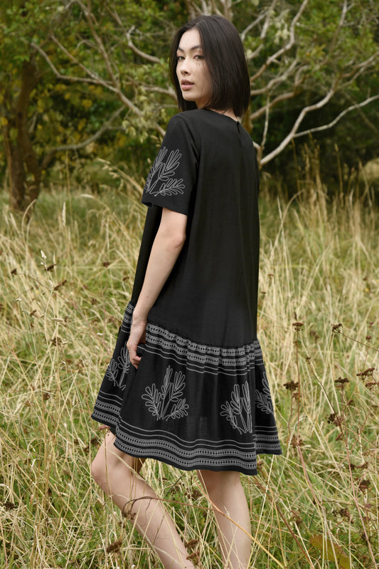 Joined at the Hip Dress / Black