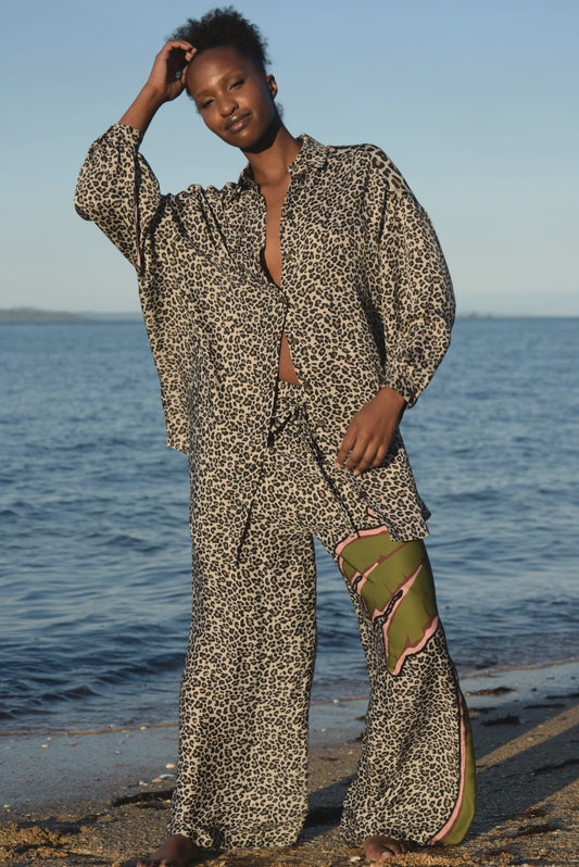 Anything But Ordinary Shirt / Leopard Palm