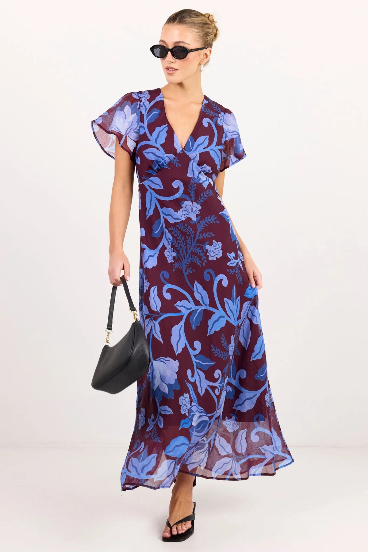 Chariot Flutter Sleeve Maxi Dress / Burgundy Blue Floral