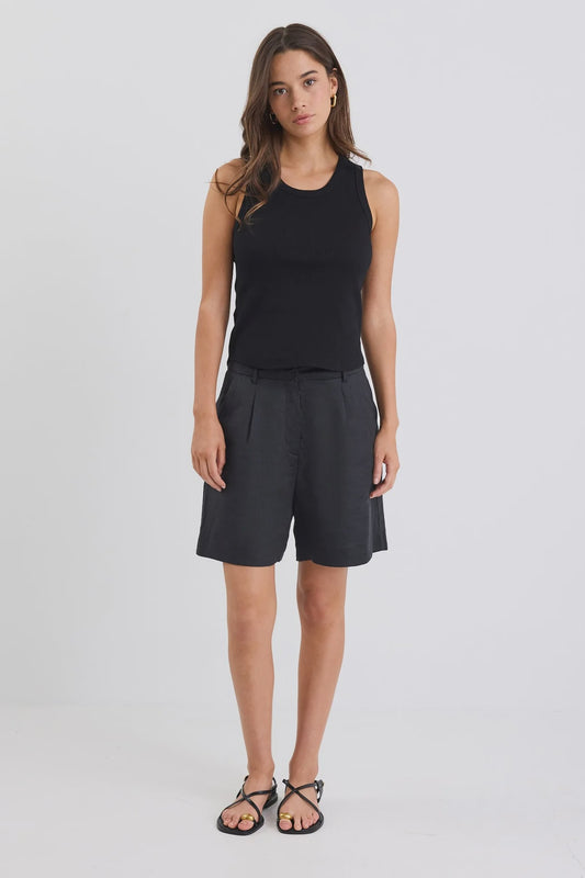 Literal Linen Pleat Front Shorts / Black