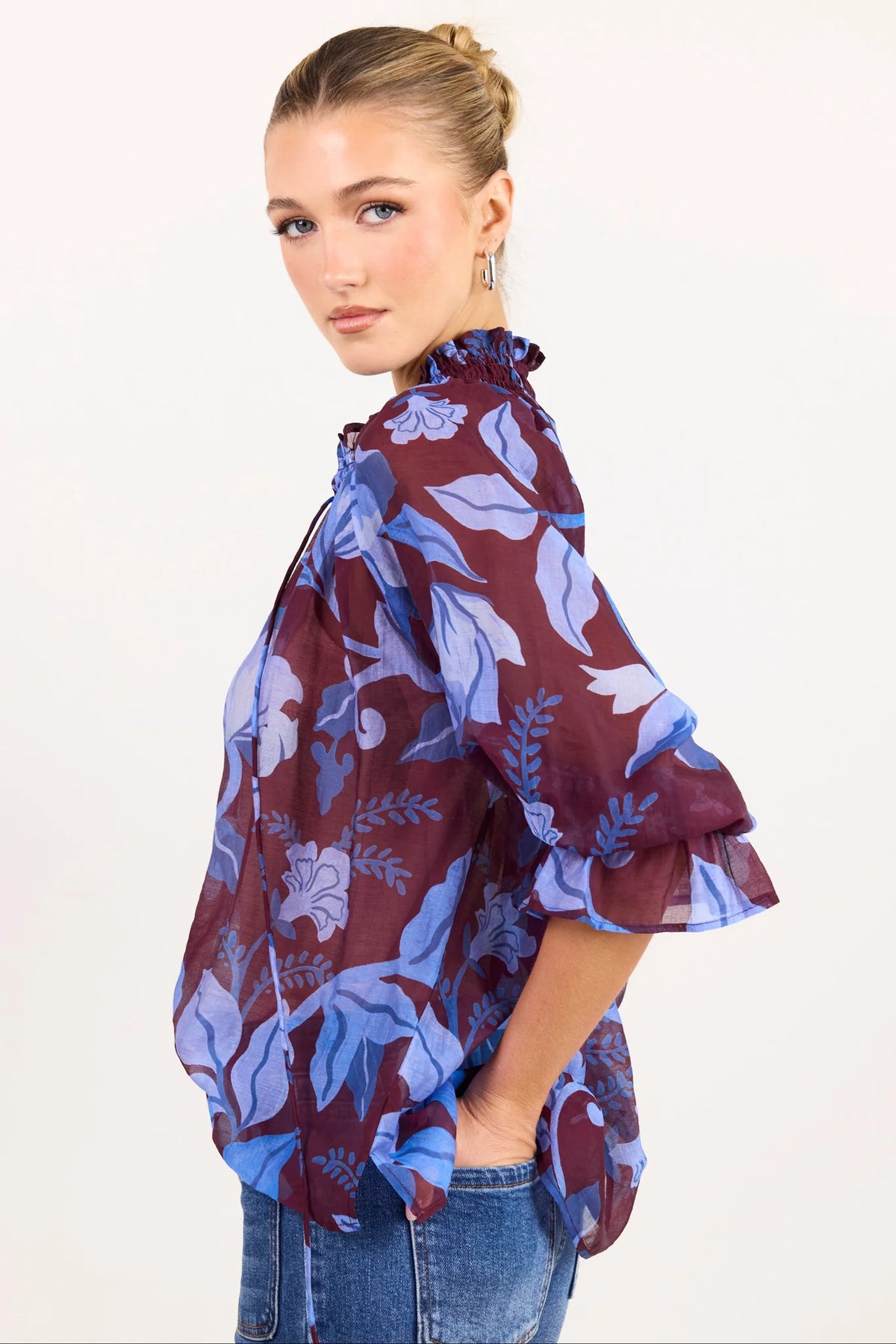 Expedition Shirred Neck Short Sleeve Top / Burgundy Blue Floral