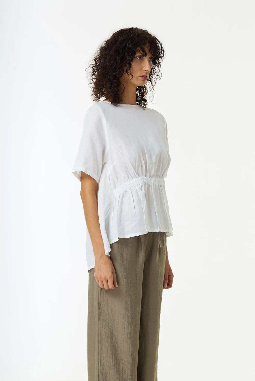 Gentle Blossom Top / White