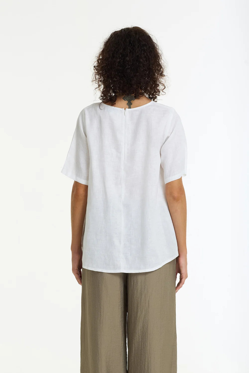 Gentle Blossom Top / White