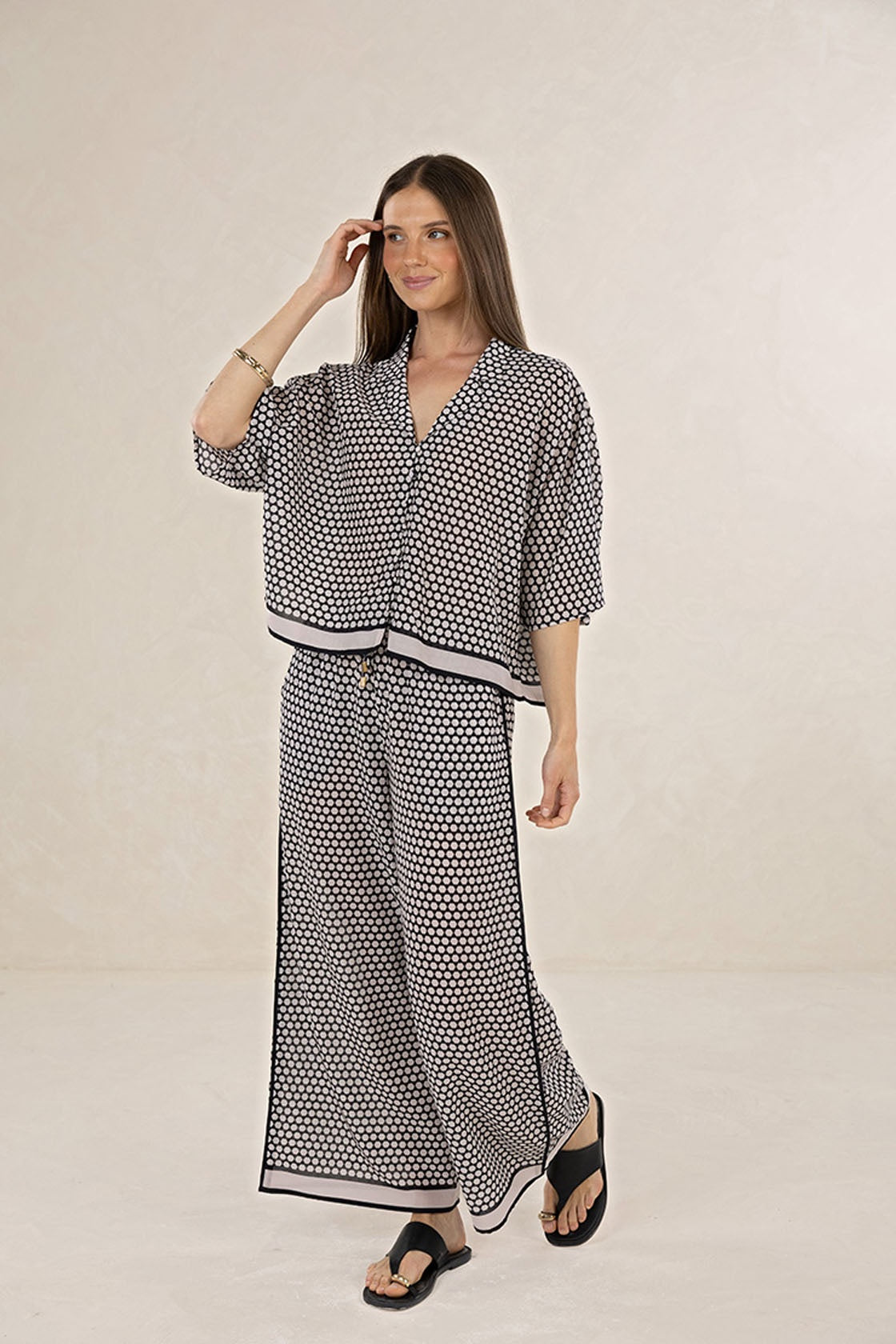 Hexi Shirt / Black-Crea