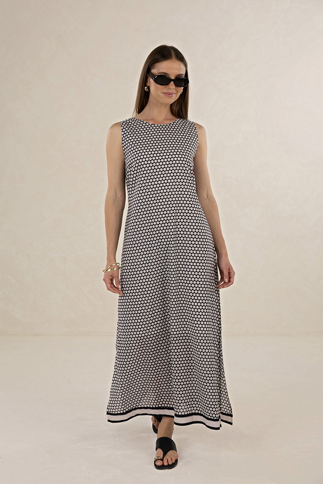 Hexi Maxi Dress / Black-Crea