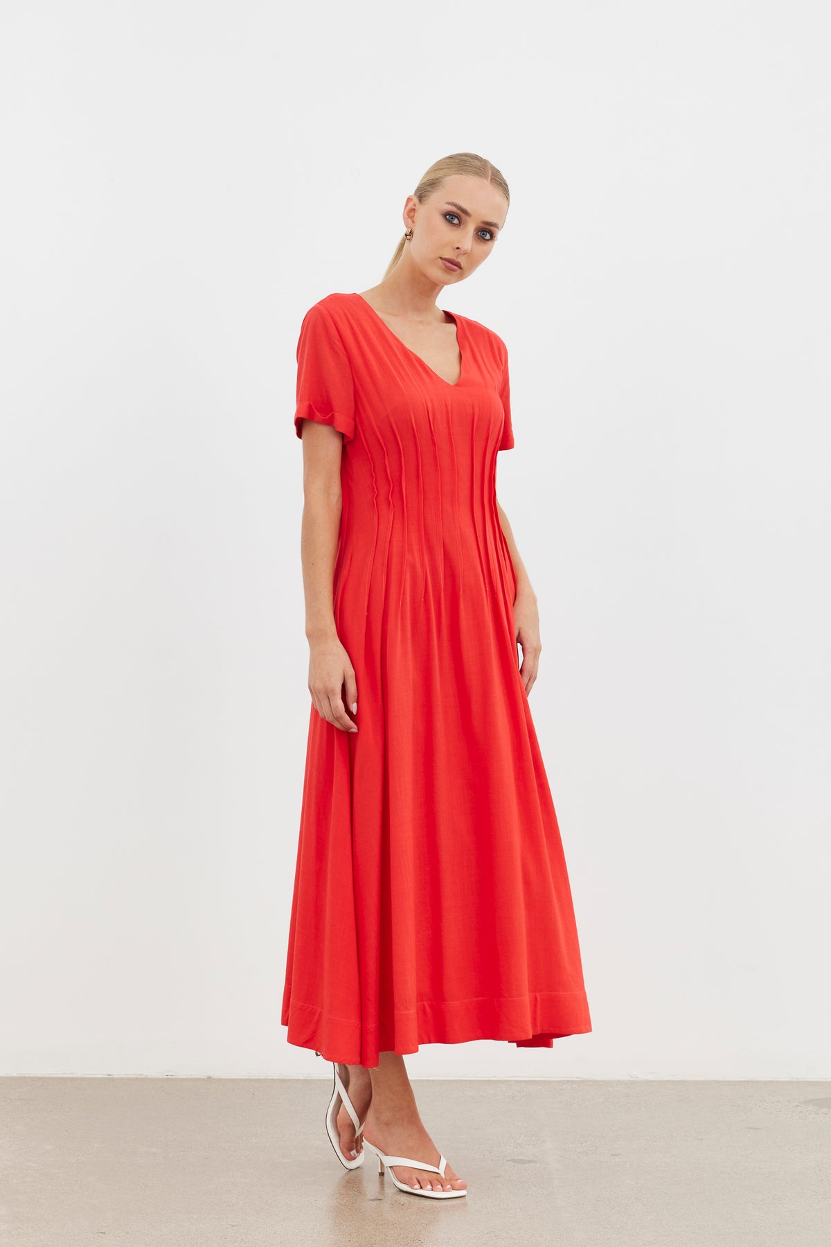 Kayana Pinstitched Midi Dress  / Studio Red