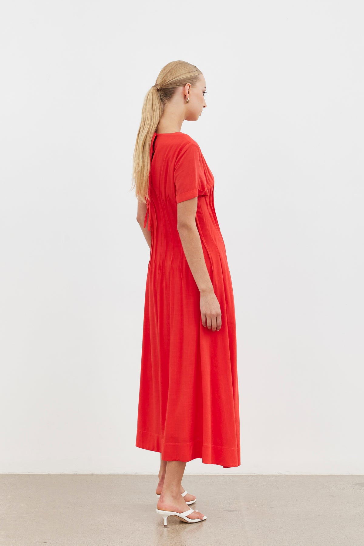 Kayana Pinstitched Midi Dress  / Studio Red