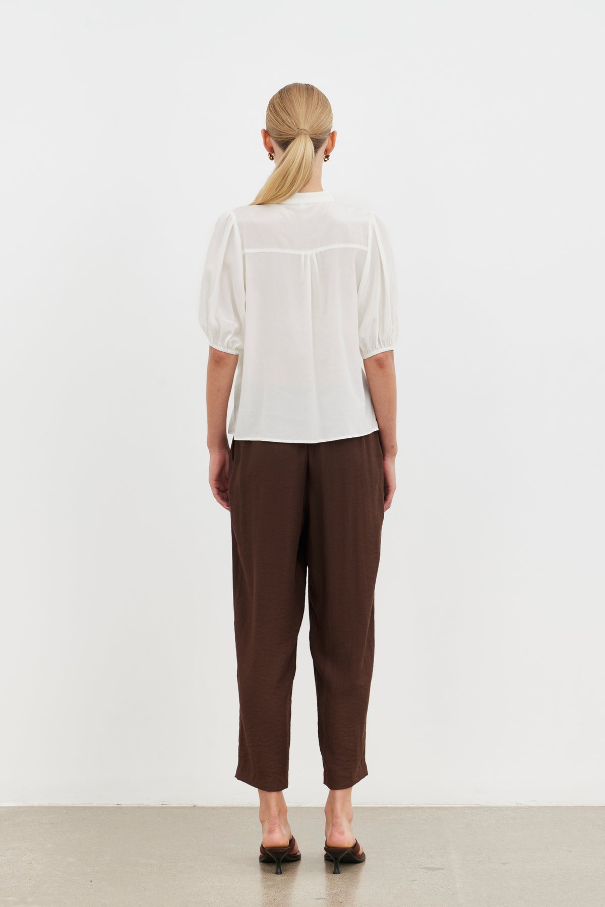 Serene Smocked Top / White