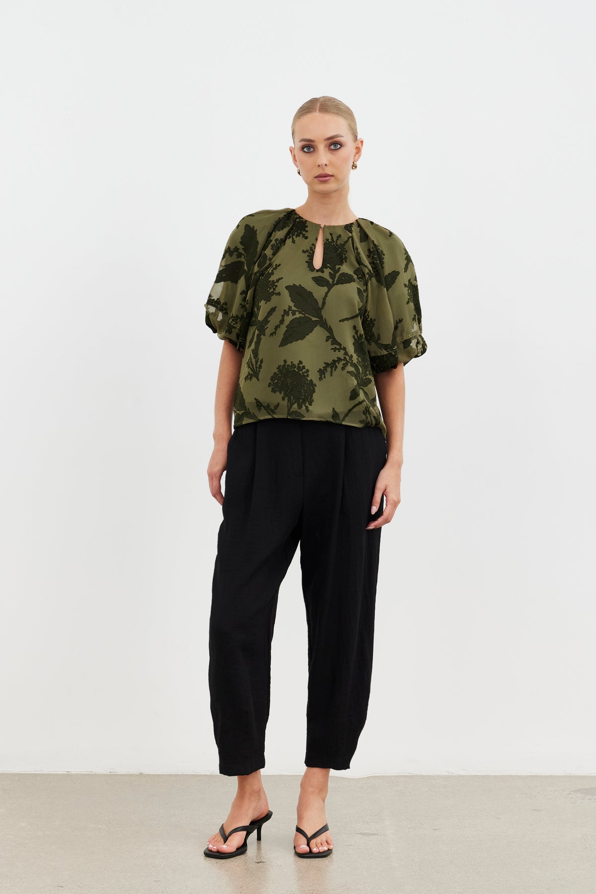 Aurora Puff Sleeve Top / Olive Blossom