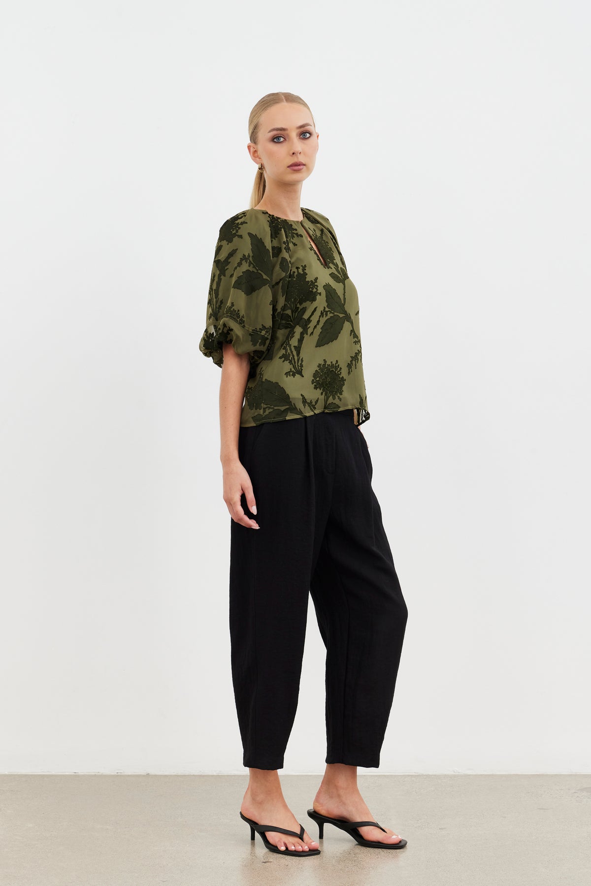 Aurora Puff Sleeve Top / Olive Blossom