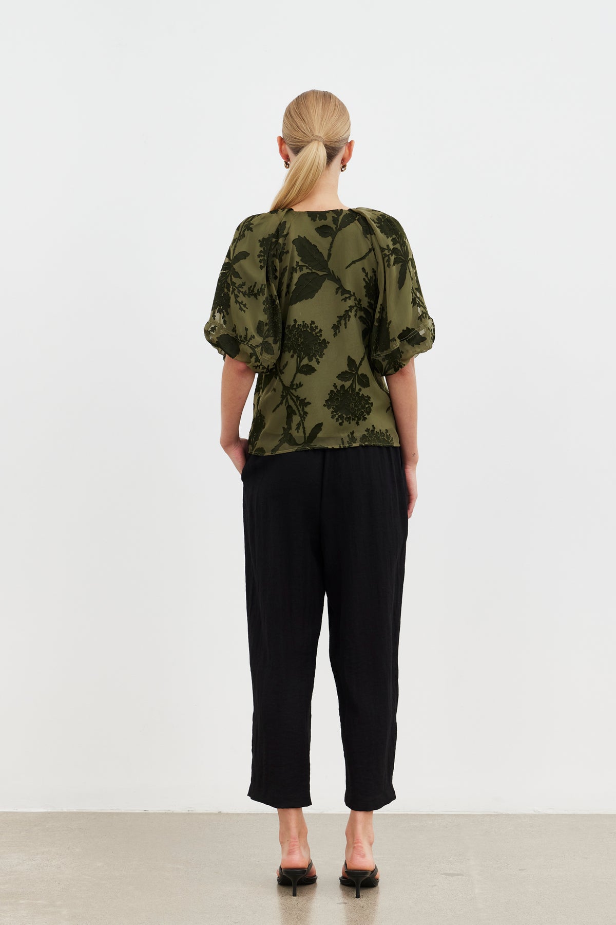 Aurora Puff Sleeve Top / Olive Blossom