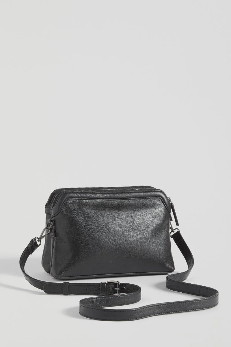 Denne Crossbody Bag / Black