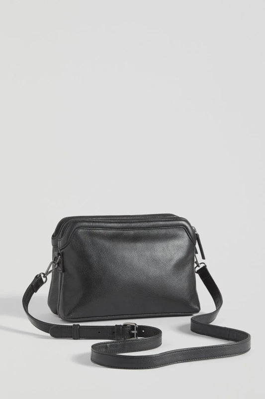 Denne Crossbody Bag / Black