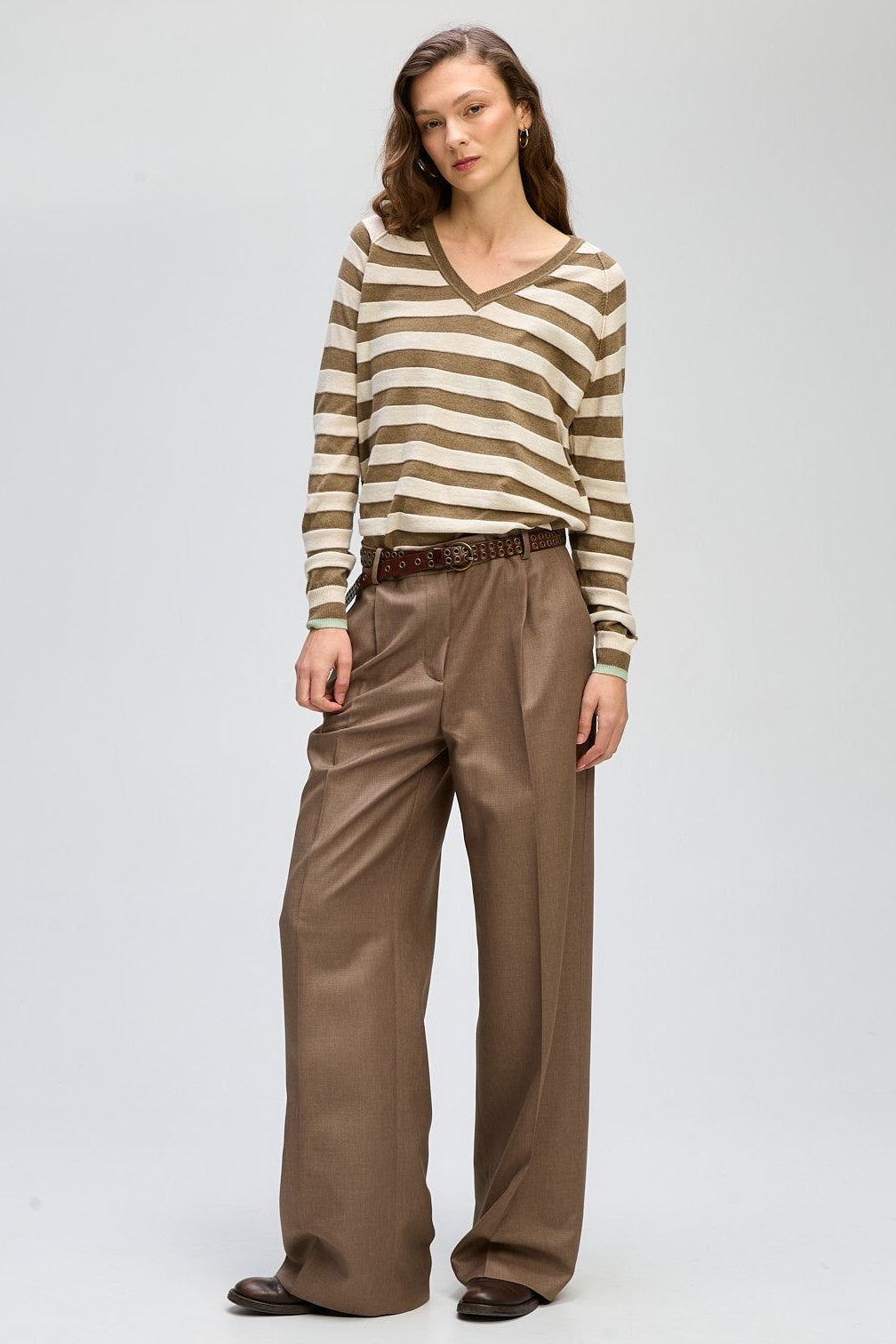 Stripe V Jumper / Bark