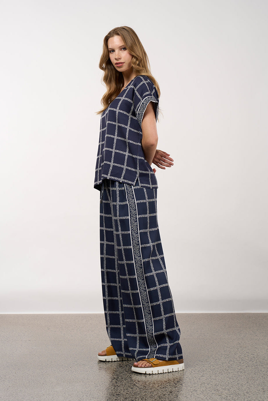 Lyrical Pant / Navy Bone