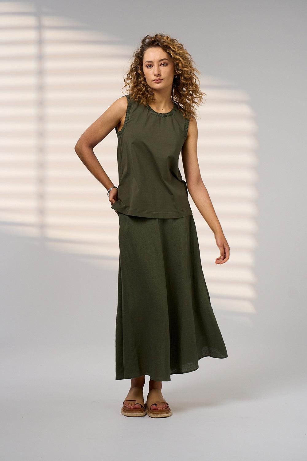 Esplanade Tank / Dark Khaki