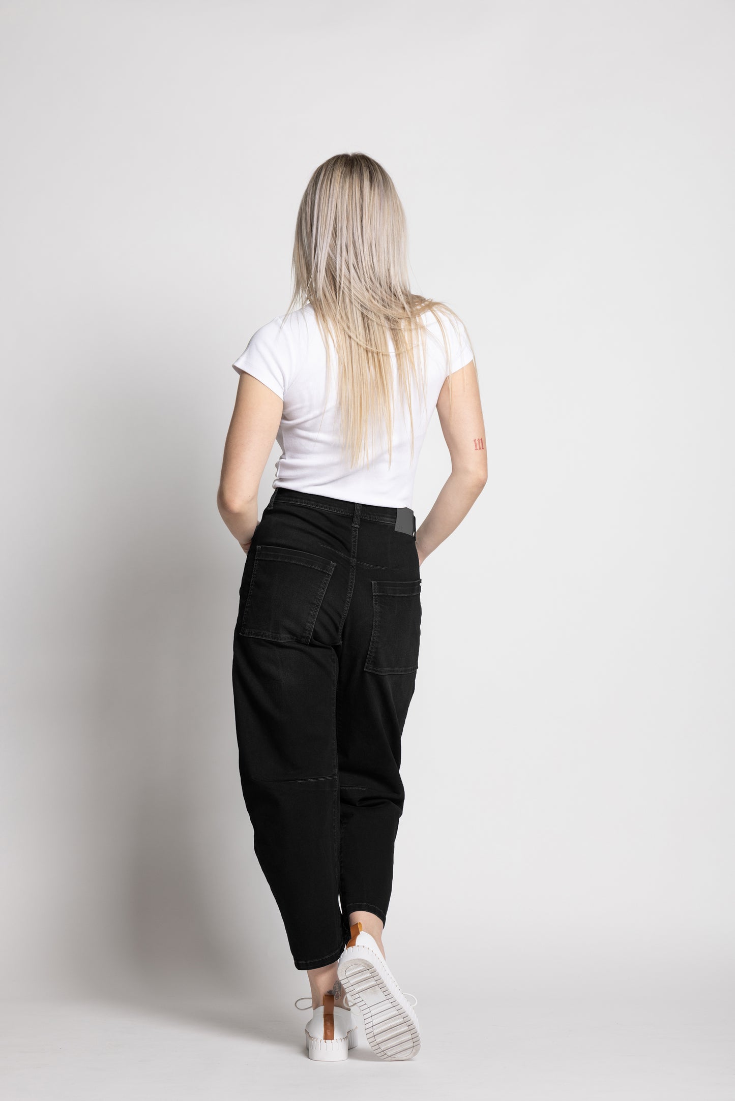 Marlow Barrel Jean / Black Wash