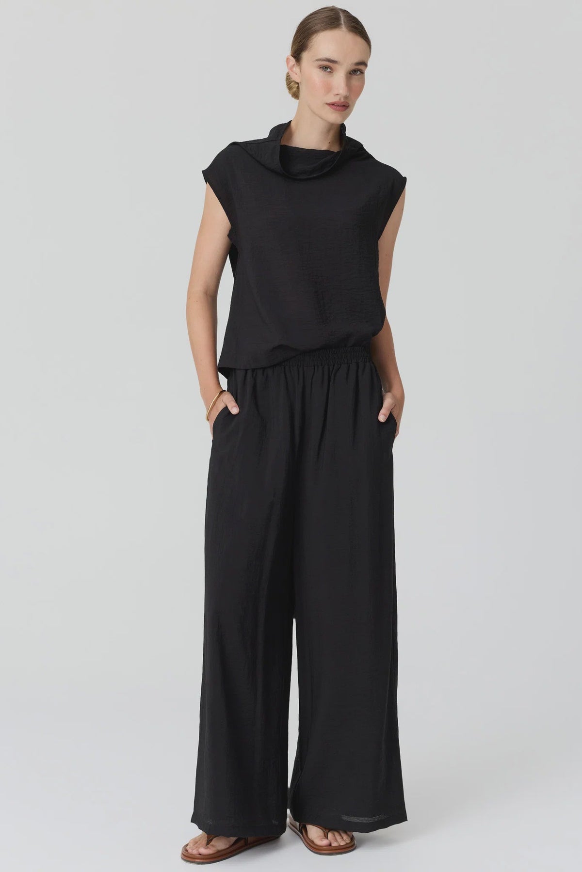 Fennel Cowl Neck Top / Black