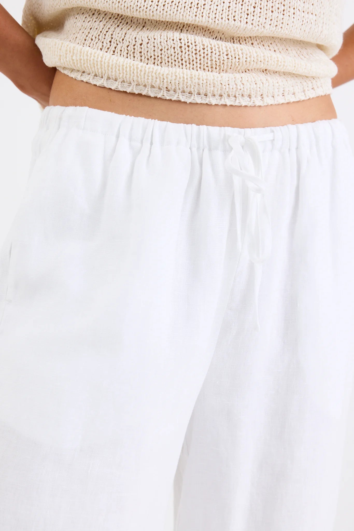 Wellness Linen Pull On Wide Leg Pants / White